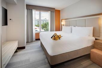 Holiday Inn Express & Suites S Lake Buena Vista | Kissimmee, FL, 34746 | spacious guestrooms