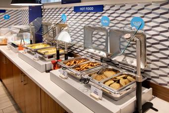Holiday Inn Express & Suites S Lake Buena Vista | Kissimmee, FL, 34746 | breakfast buffet