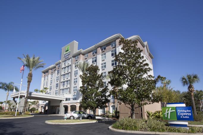 Holiday Inn Express & Suites S Lake Buena Vista | Kissimmee, FL, 34746 | Disney® Good Neighbor Hotel