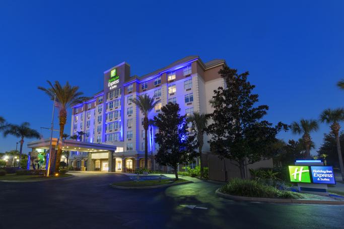 Holiday Inn Express & Suites S Lake Buena Vista | Kissimmee, FL, 34746 | Disney® Good Neighbor Hotel