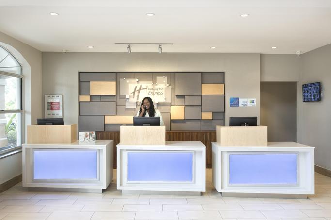 Holiday Inn Express & Suites S Lake Buena Vista | Kissimmee, FL, 34746 | hotel lobby