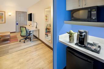 Holiday Inn Express & Suites S Lake Buena Vista | Kissimmee, FL, 34746 | family-friendly hotel