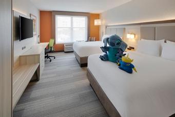 Holiday Inn Express & Suites S Lake Buena Vista | Kissimmee, FL, 34746 | large modern hotel room
